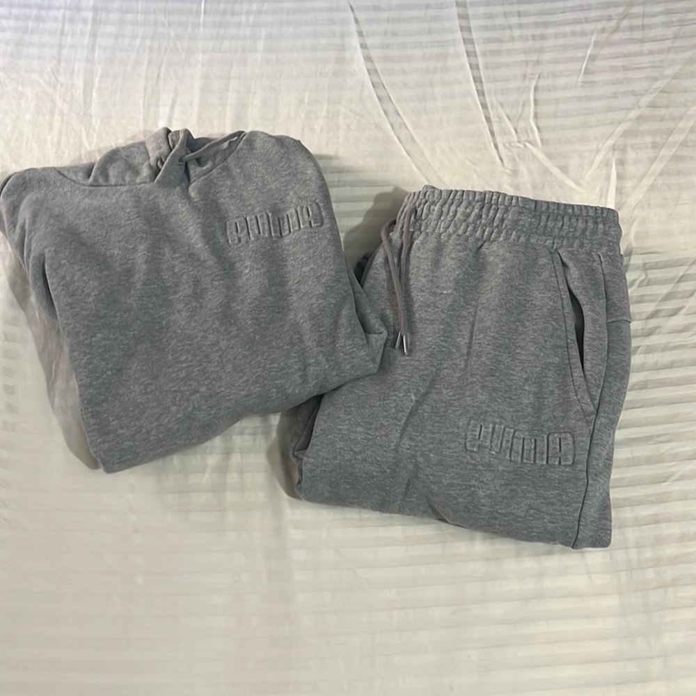 PUMA GRAY SWEAT SUIT SIZE L